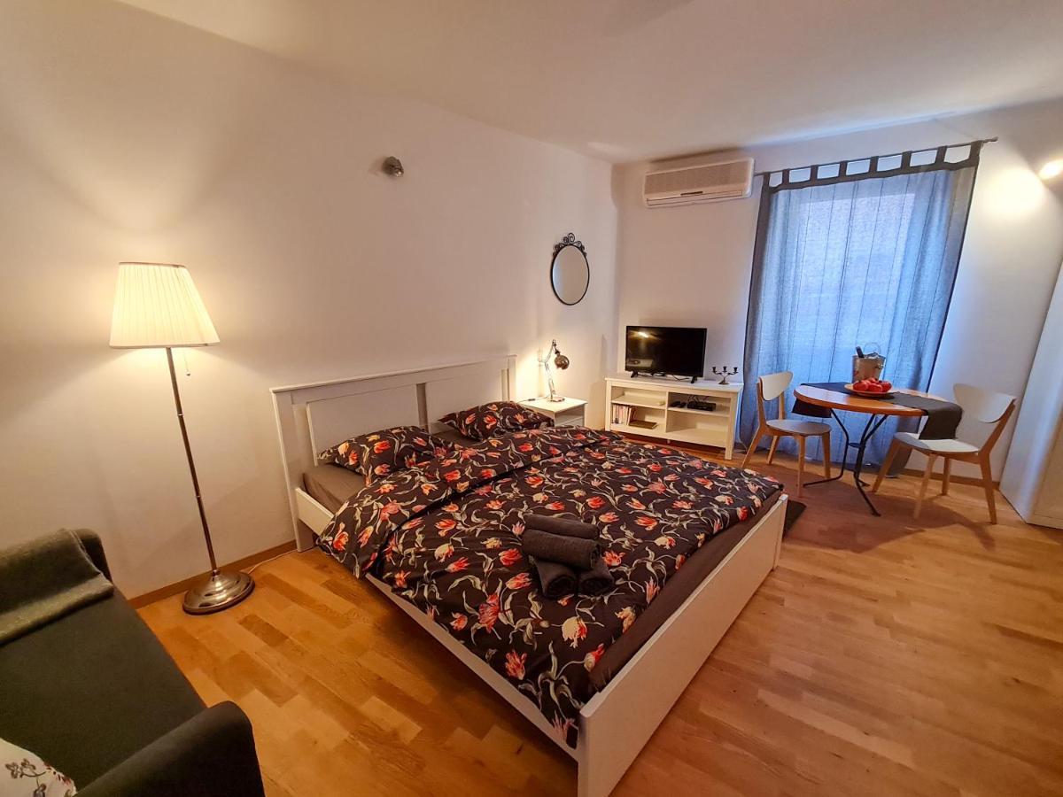 רוביני Old Town Apartments מראה חיצוני תמונה