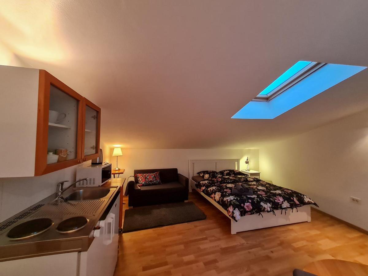 רוביני Old Town Apartments מראה חיצוני תמונה