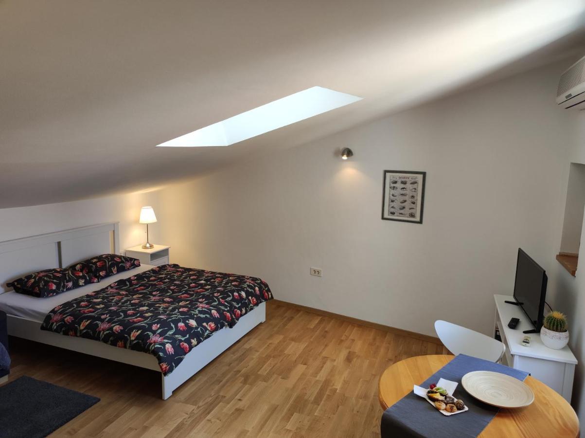 רוביני Old Town Apartments מראה חיצוני תמונה